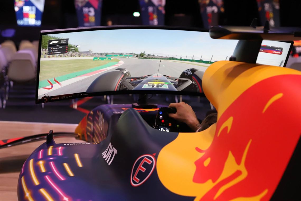 Las Vegas Edition Oracle Red Bull Racing RB19 F1 Simulator