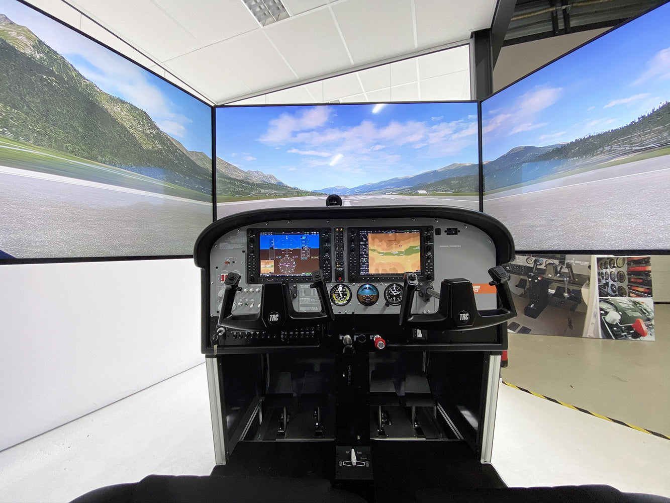 TRC Simulators' TRC3000 Cabrio C172G Flight Simulator