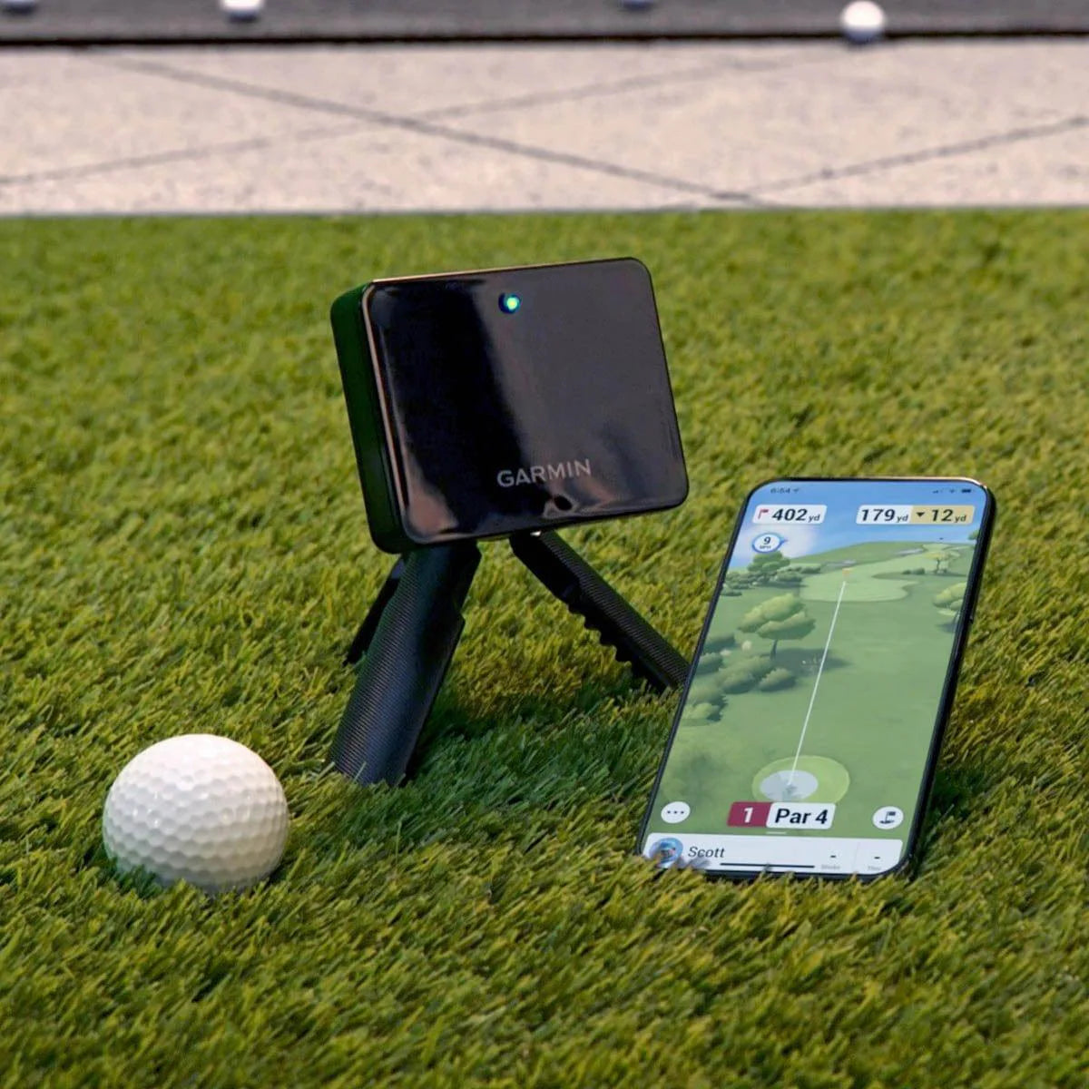Garmin Approach R10, Portable Golf Launch Monitor, Take Your Game Home,  Indoors or to The Driving Range, Up to 10 Hours Battery Life with Signature  
